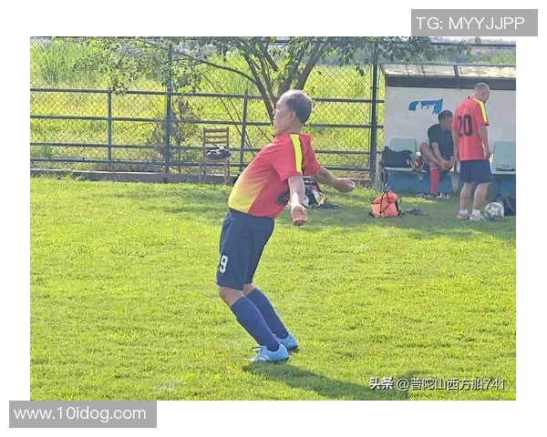 穿长裤踢足球的球星揭秘为何他们选择与众不同的装备风格